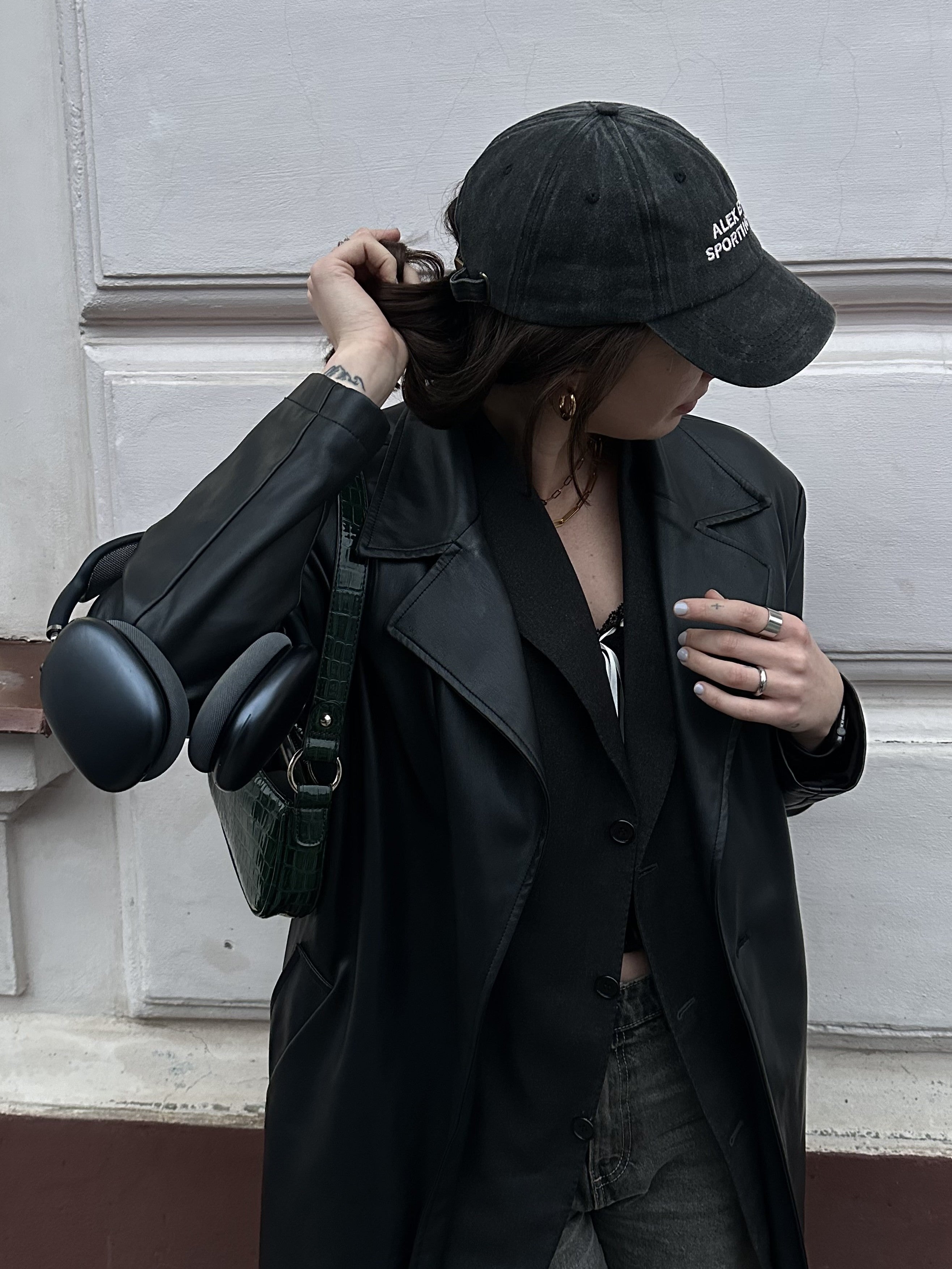 ALL BLACK